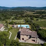 Resort Poggio Cennina